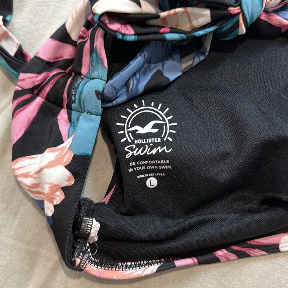 Hollister Adjustable Tie Back Bikini Top - Picture 2 of 3